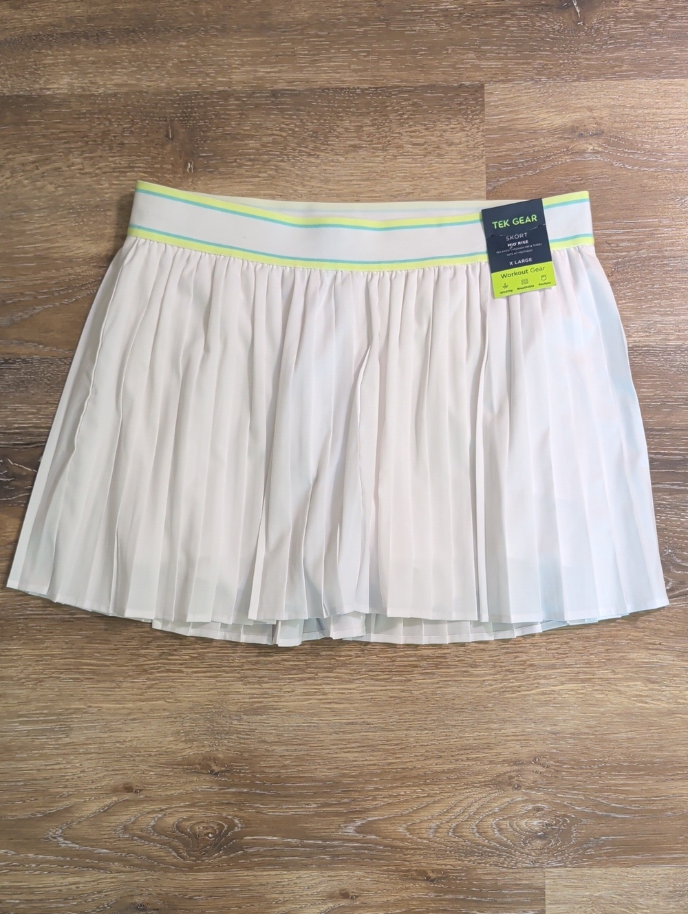 tek gear White Pleated Tennis Skort with Neon Lime Trim